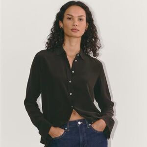 Everlane The Must-Have Shirt in Washable Silk